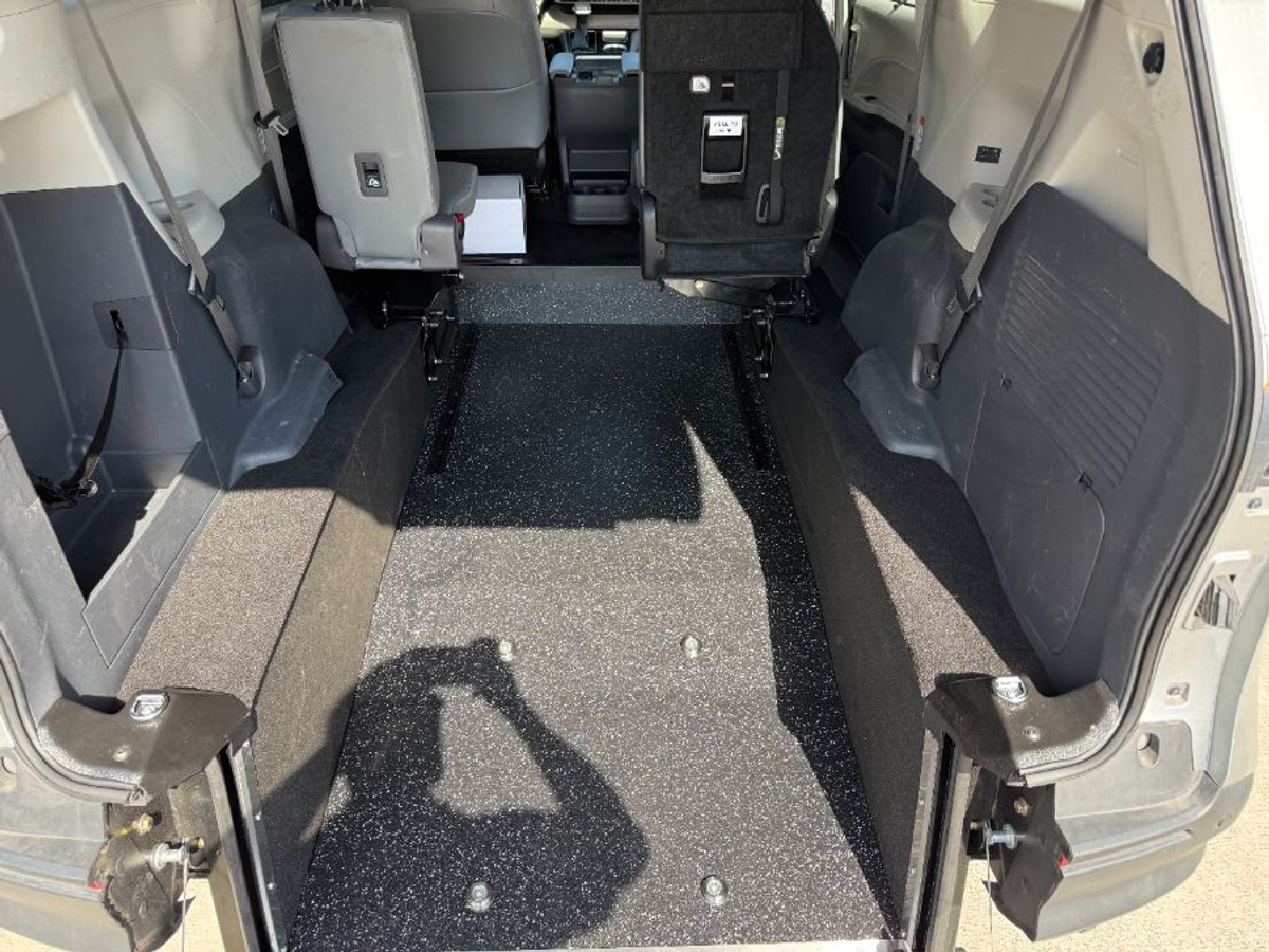 2024 TOYOTA SIENNA - Image 17