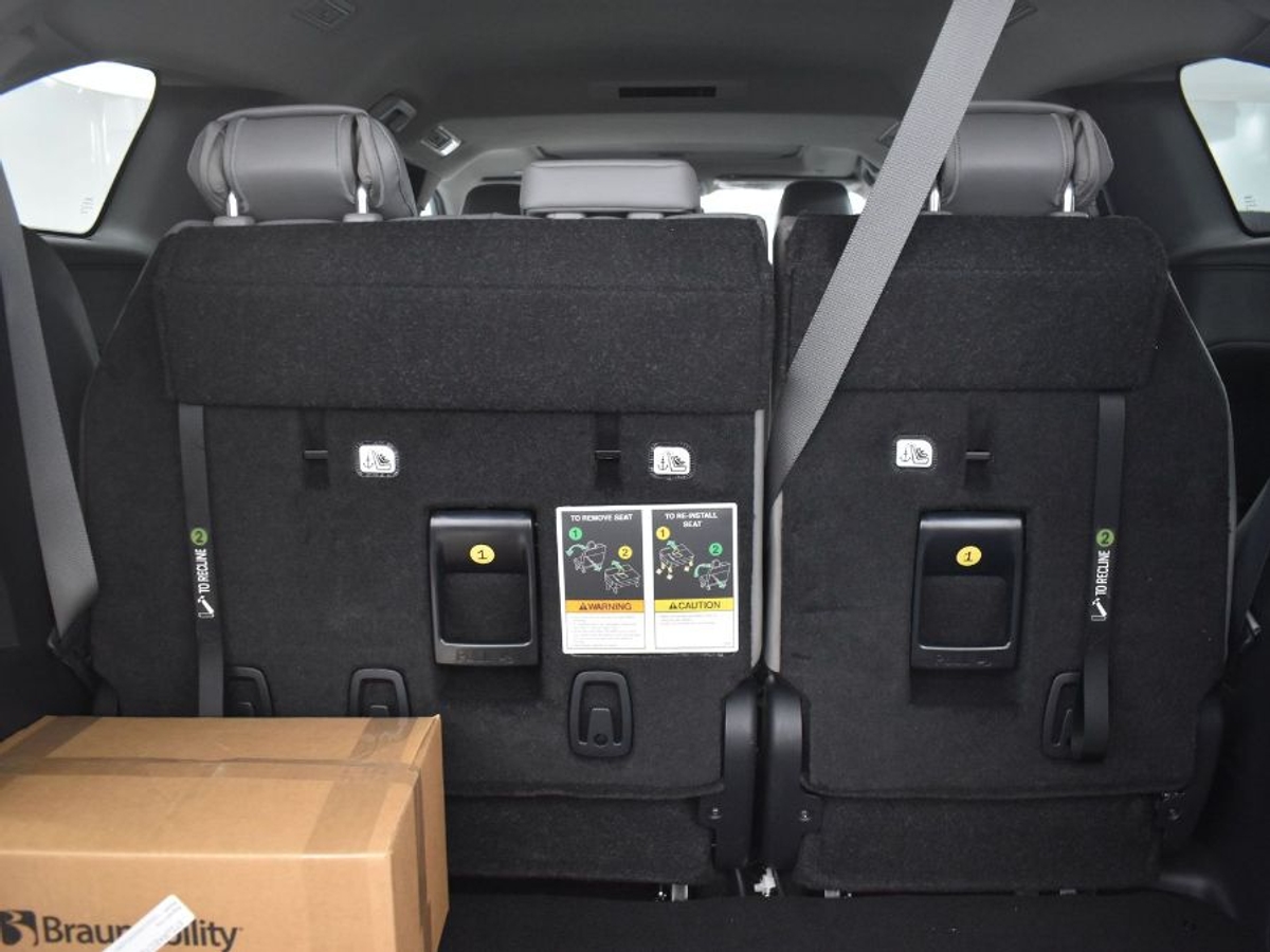 2025 TOYOTA SIENNA - Image 14