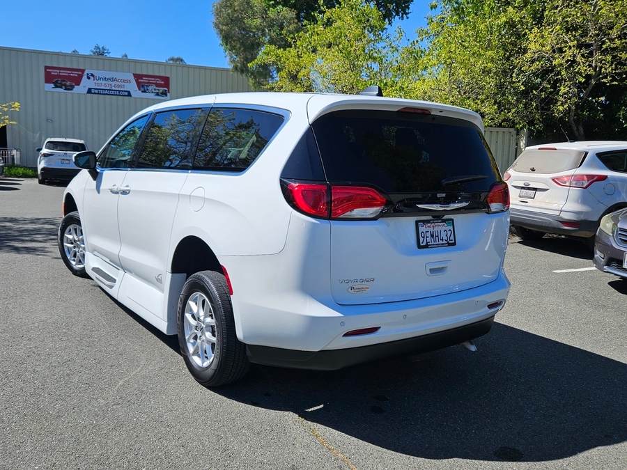 Used 2022 Chrysler Voyager LX - VMI Side Entry Entry In Floor Automatic Ramp