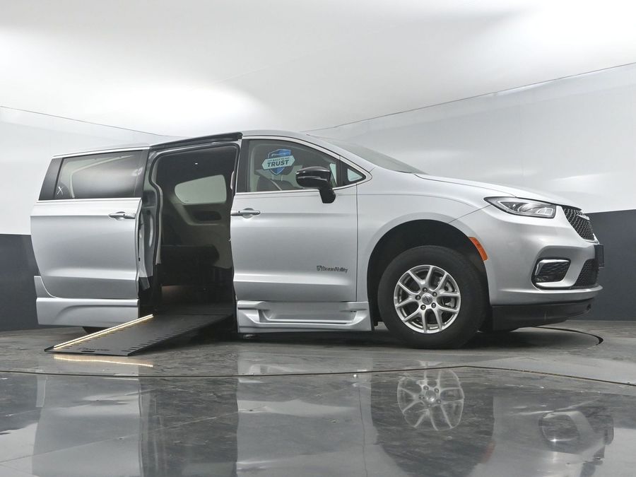 Used 2024 Chrysler Pacifica Touring L - BraunAbility Side Entry Entry In Floor Automatic Ramp