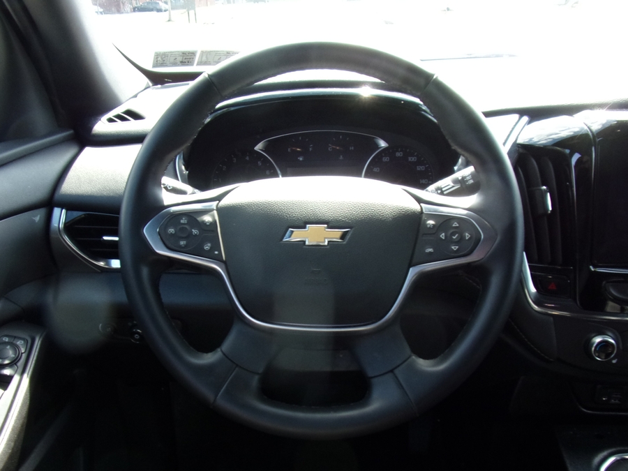 Black Chevrolet Traverse image number 9