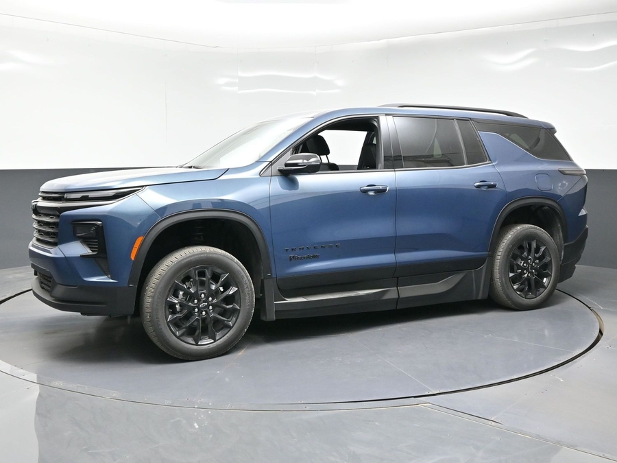 New 2026 Chevrolet Traverse 1LT Midnight - BraunAbility Side Entry Entry In Floor Automatic Ramp