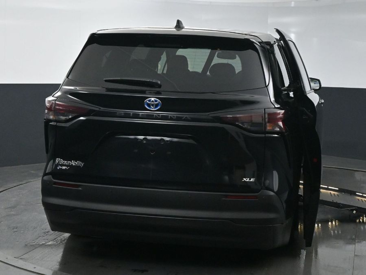 2025 TOYOTA SIENNA - Image 3