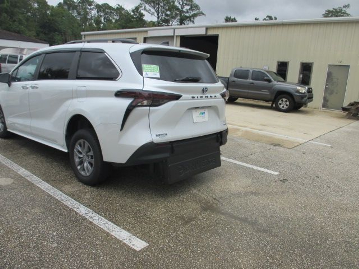 2023 TOYOTA SIENNA - Image 10