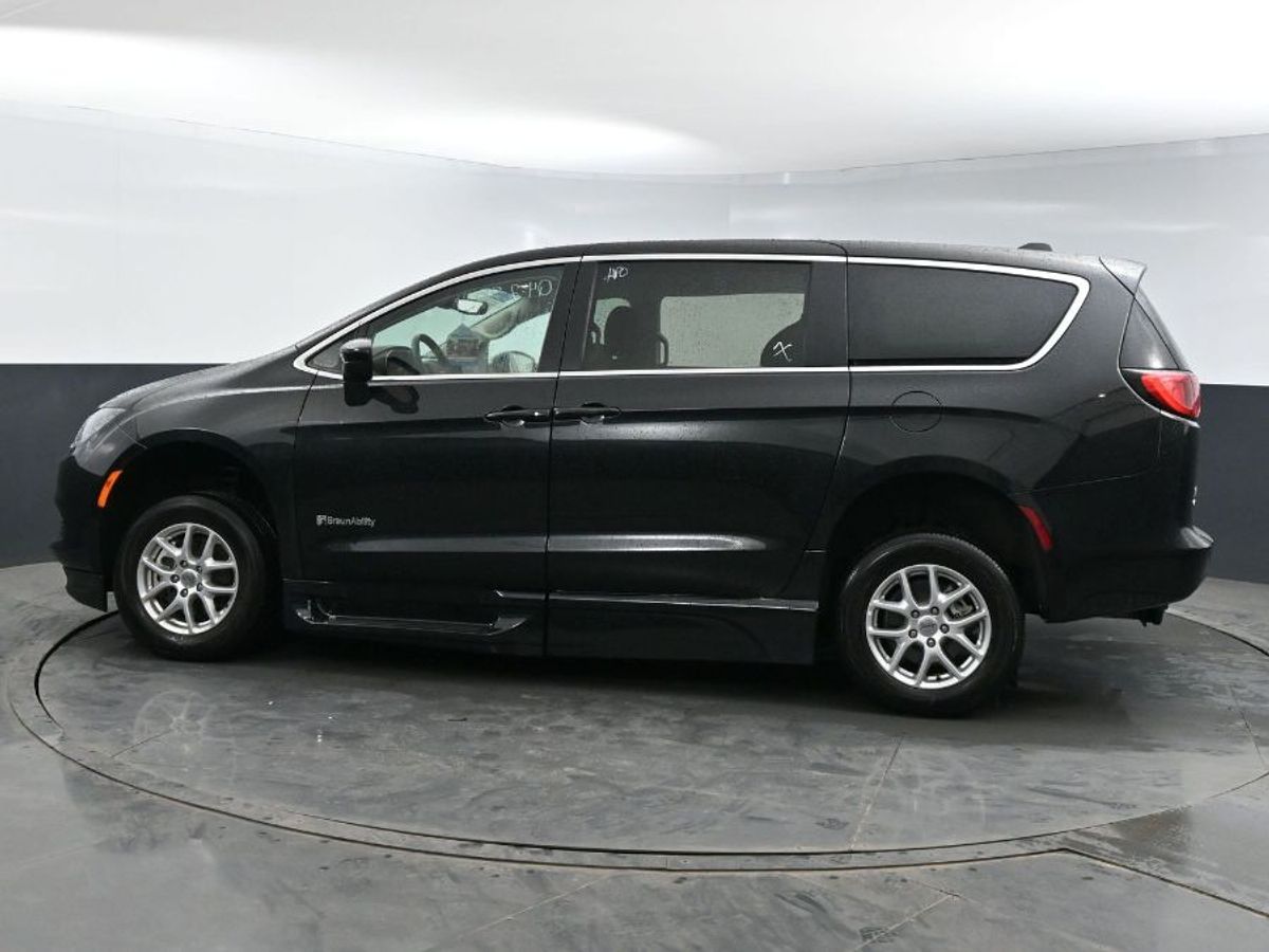 2023 CHRYSLER VOYAGER - Image 19
