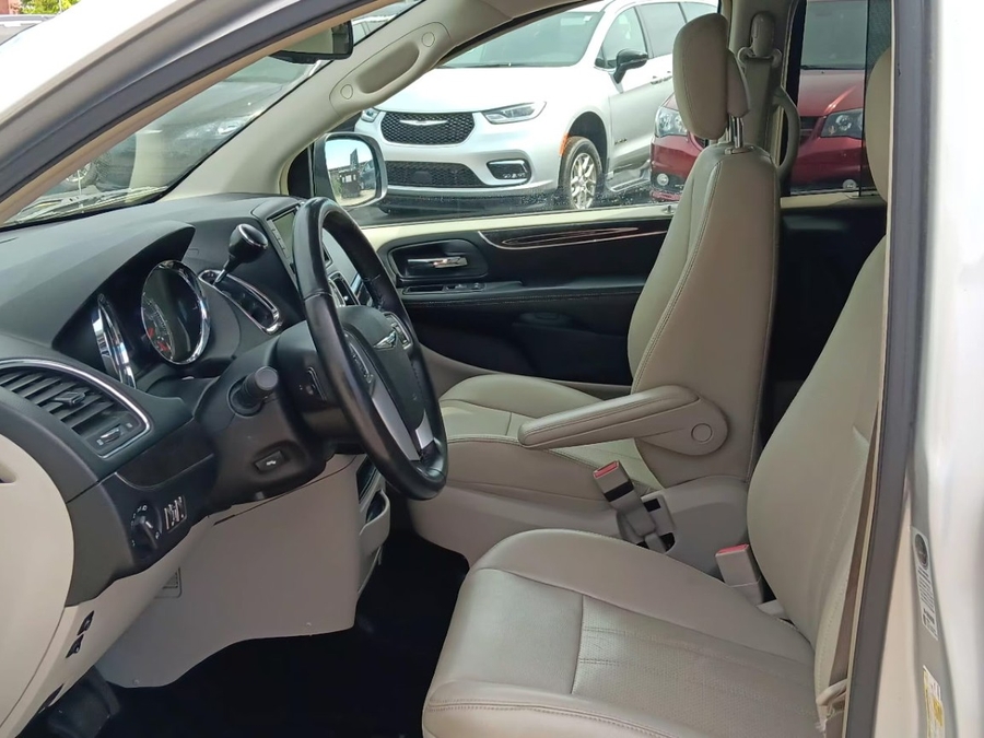 Silver Chrysler Town and Country image number 9