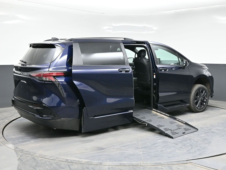 New 2026 Toyota Sienna Hybrid XSE Sport - BraunAbility Side Entry Entry Fold Out Automatic Ramp