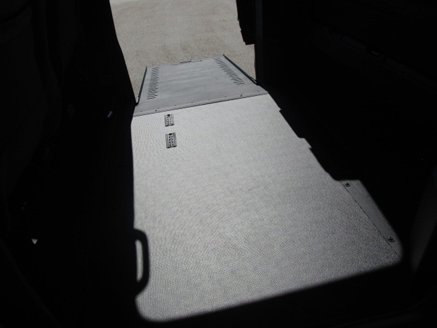 New 2026 Chevrolet Traverse 1LT Midnight - BraunAbility Side Entry In Floor Automatic Ramp