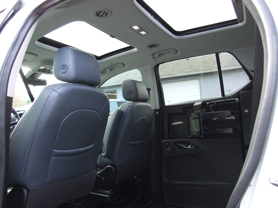 Used 2021 Chevrolet Traverse 1LT - BraunAbility Side Entry In Floor Automatic Ramp