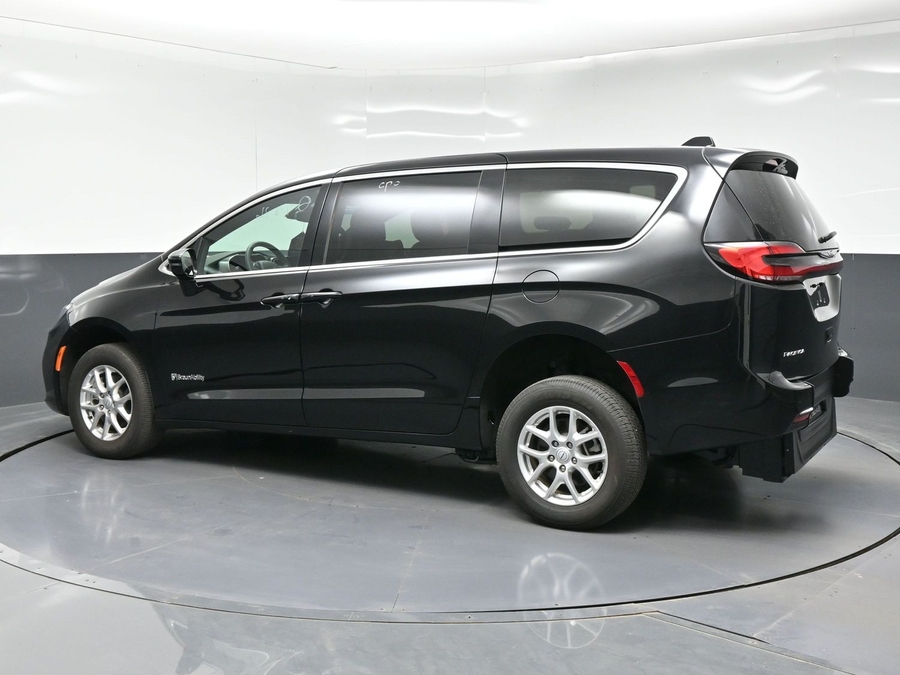 Used 2025 Chrysler Pacifica Select - BraunAbility Rear Entry Fold Out Manual Ramp