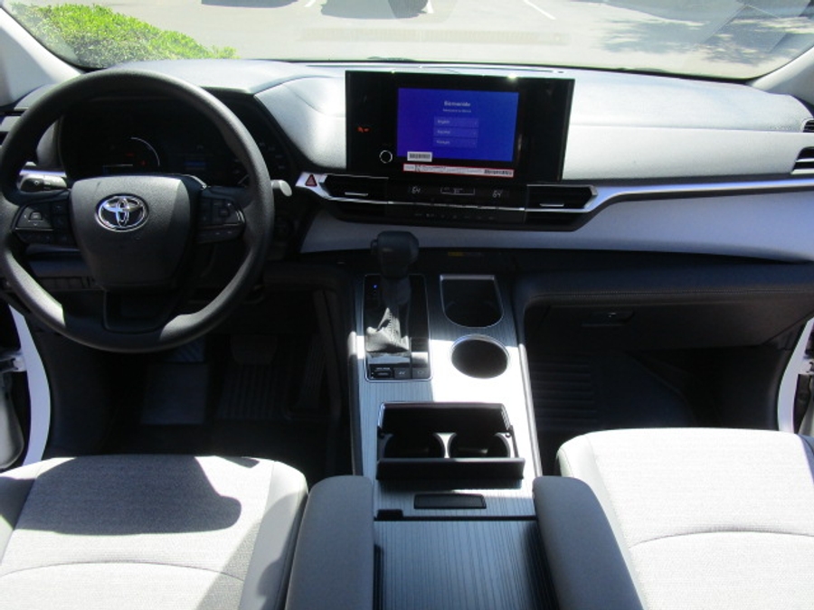 New 2025 Toyota Sienna Hybrid LE - BraunAbility Commercial Rear Entry Entry Fold Out Manual Ramp