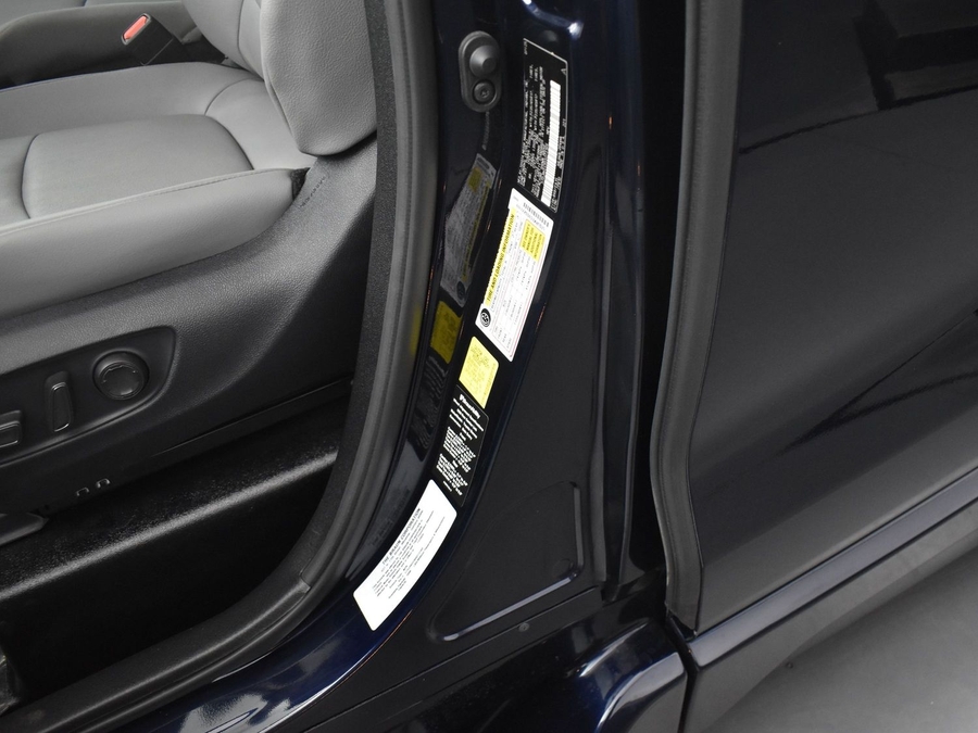 New 2025 Toyota Sienna Hybrid XLE Plus - BraunAbility Side Entry Entry Fold Out Automatic Ramp