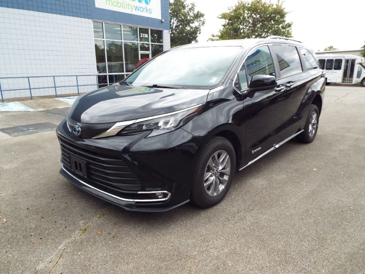 2024 TOYOTA SIENNA - Image 2