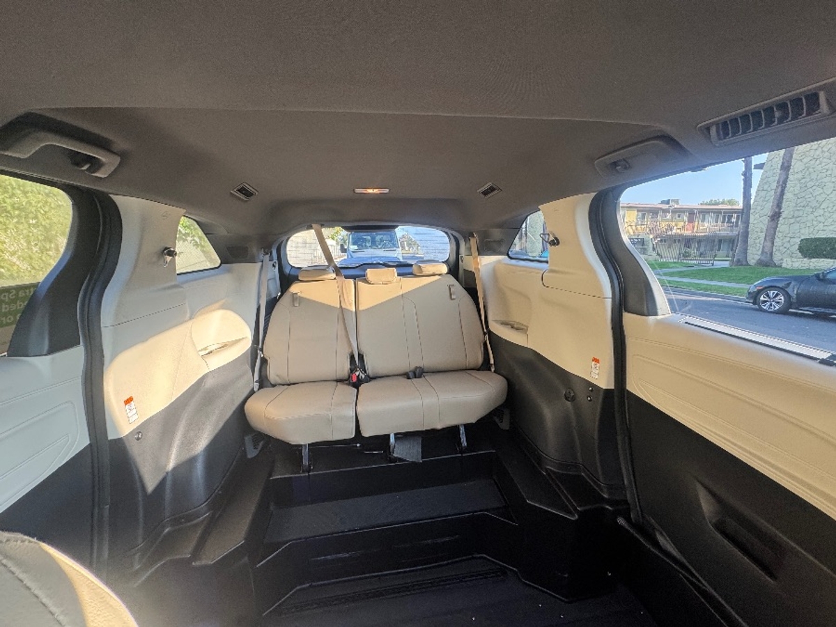 2022 TOYOTA SIENNA - Image 9