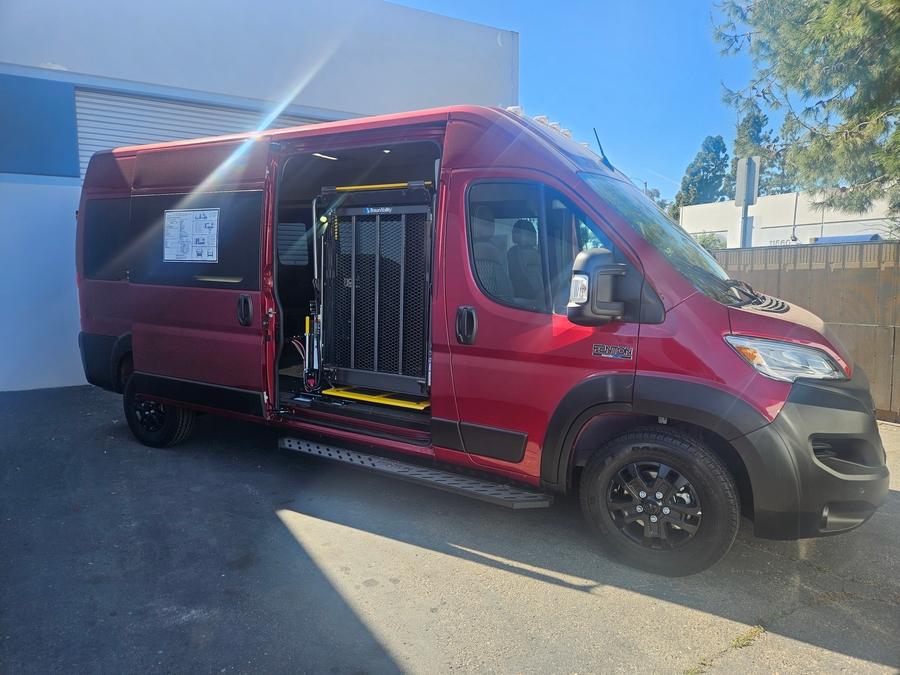 New 2024 Ram ProMaster SLT+ 2500 - Fenton Mobility Side Entry Entry Lift Automatic Ramp