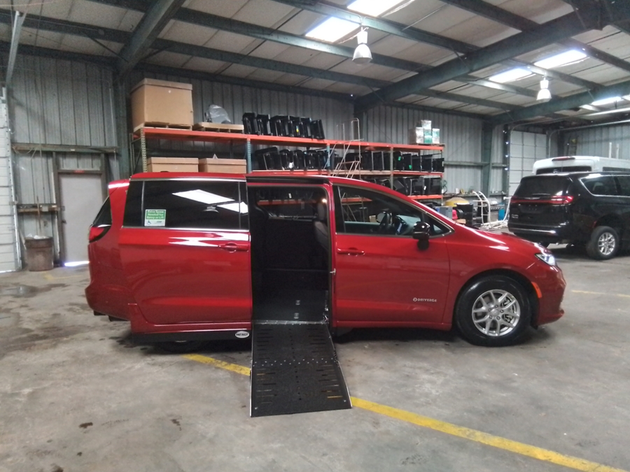 Número de imagen rojo Chrysler Pacifica 7