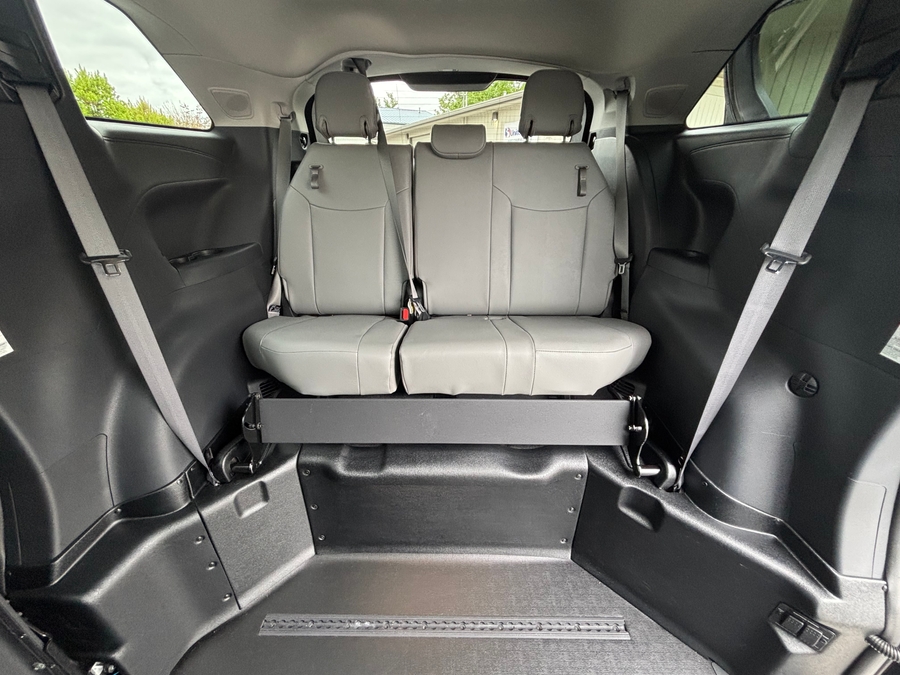 Used 2025 Toyota Sienna Hybrid XLE - BraunAbility Side Entry Entry Fold Out Automatic Ramp