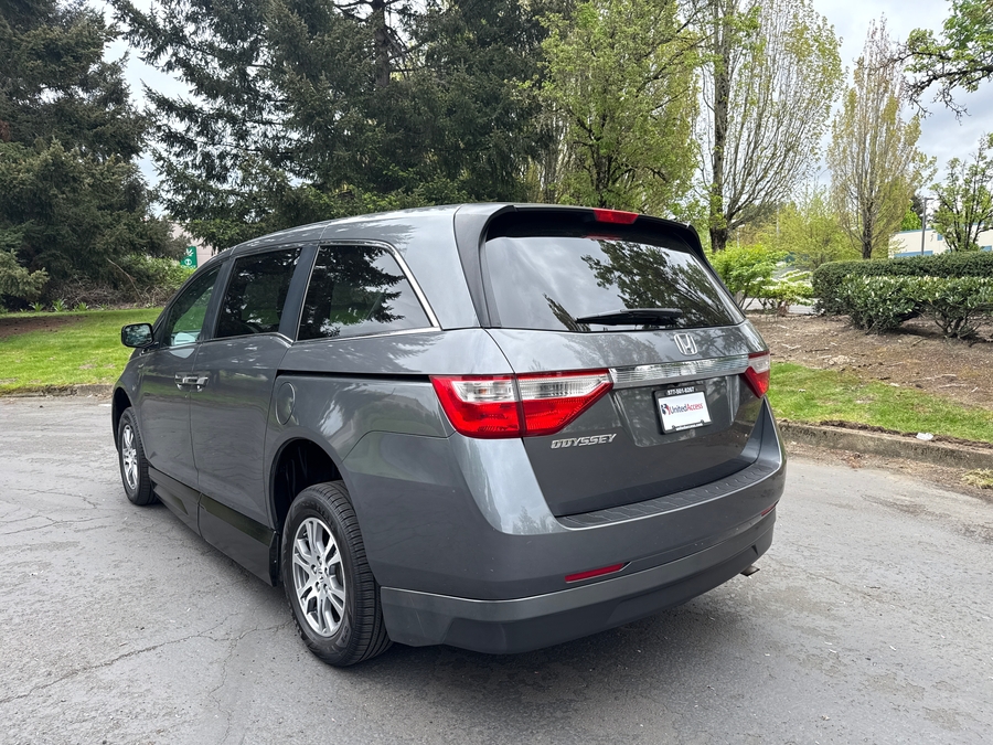 Used 2012 Honda Odyssey EXL - VMI Side Entry Entry In Floor Automatic Ramp