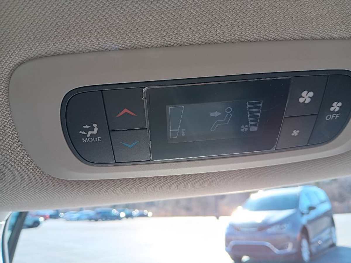 2021 CHRYSLER VOYAGER - Image 13