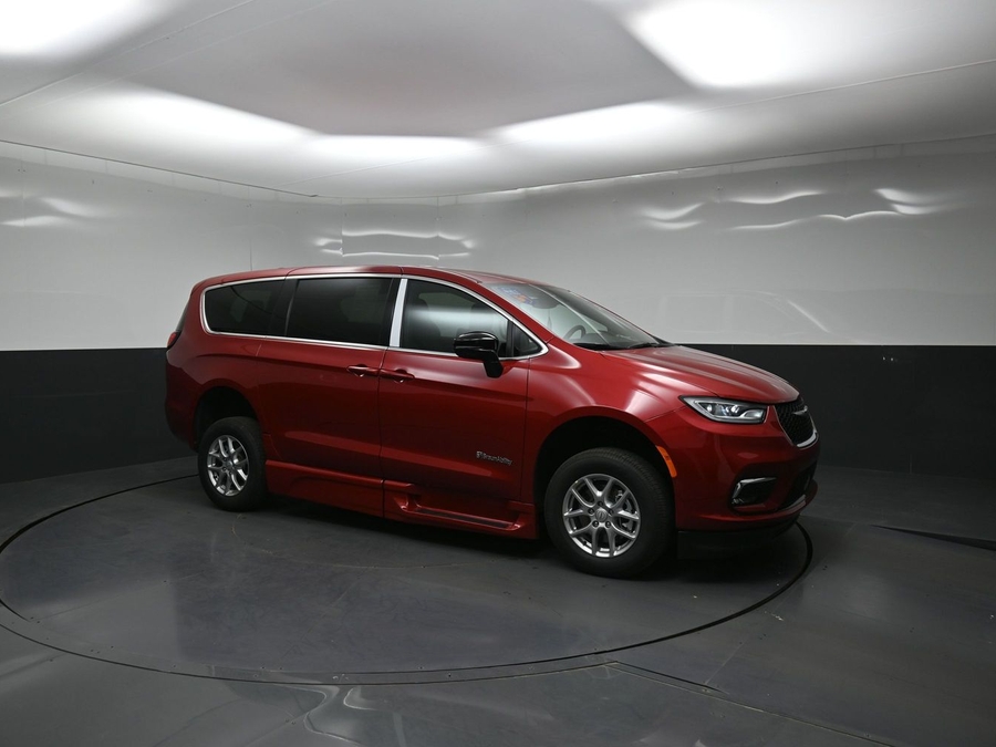 Red Chrysler Pacifica image number 21