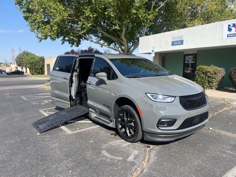 Used 2022 Chrysler Pacifica Touring L Sport - BraunAbility Side Entry Entry Fold Out Automatic Ramp