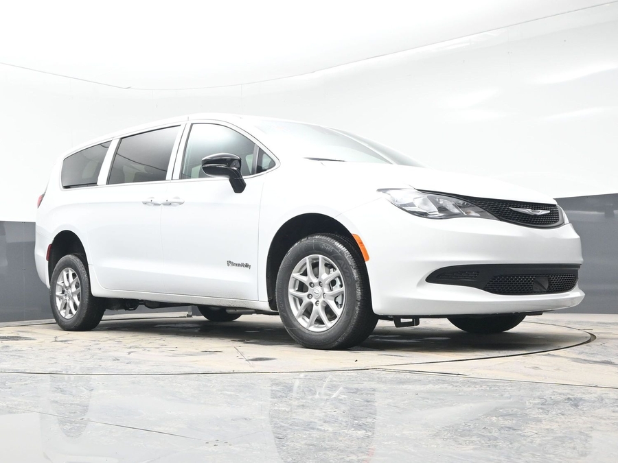 New 2025 Chrysler Voyager LX - BraunAbility Rear Entry Entry Fold Out Manual Ramp