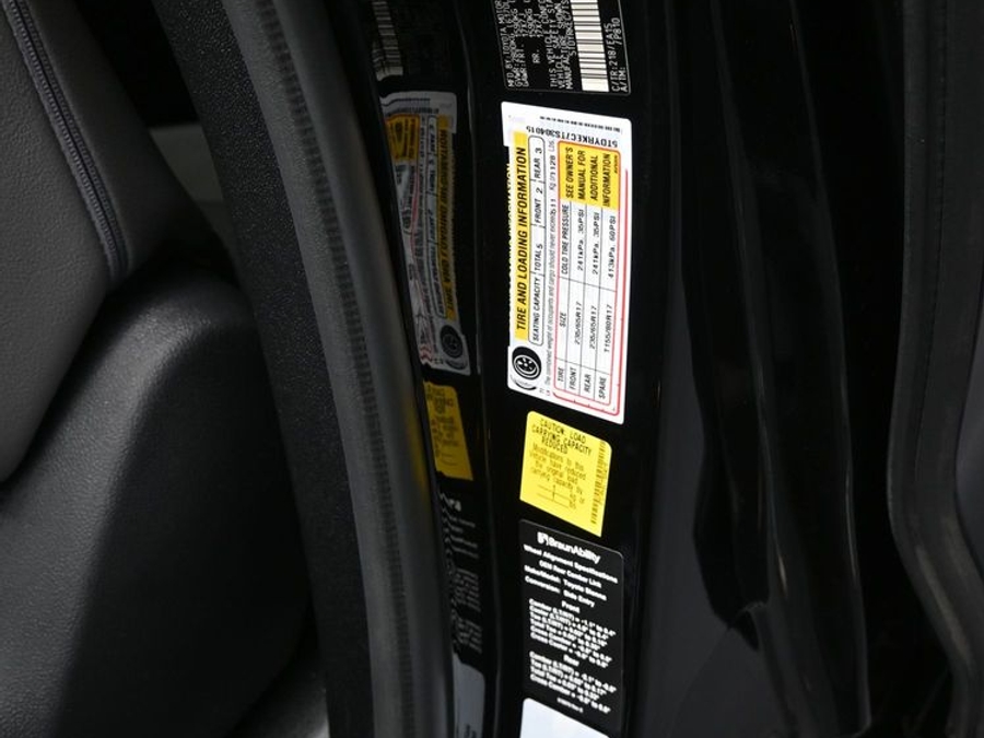 Black Toyota Sienna image number 13