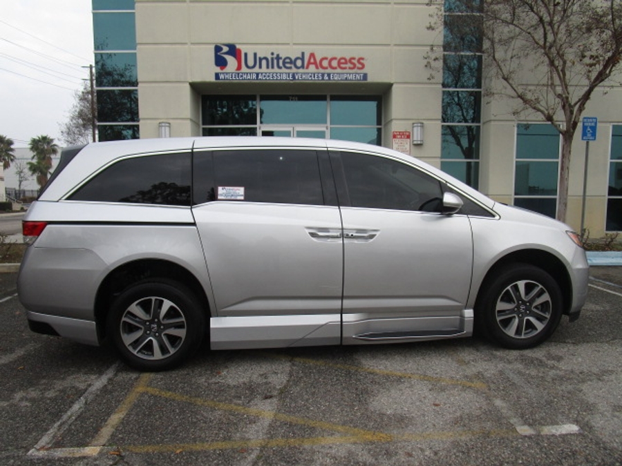 Used 2015 Honda Odyssey Touring Elite - VMI Side Entry Entry In Floor Automatic Ramp