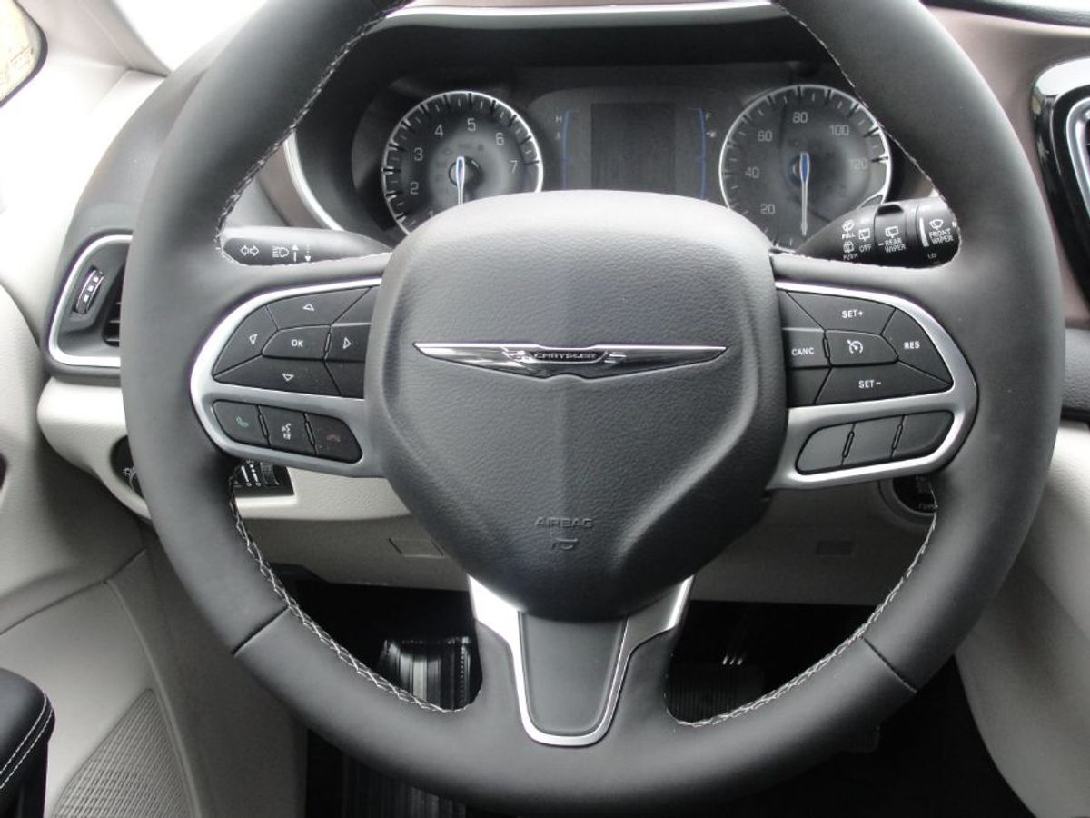 2024 CHRYSLER VOYAGER - Image 16