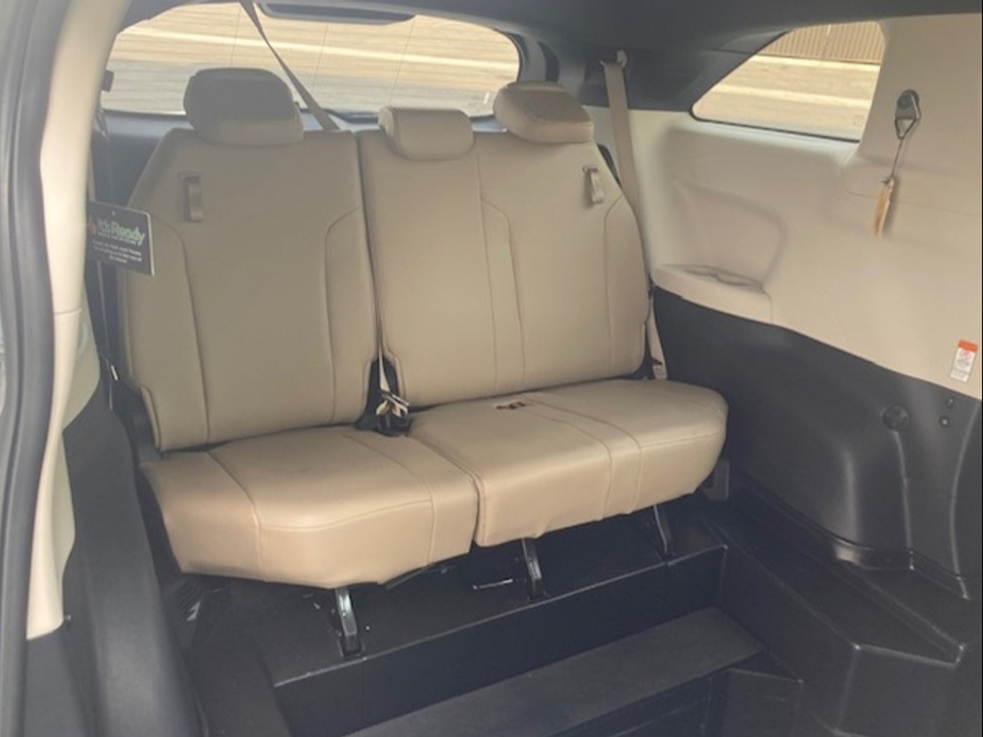Used 2022 Toyota Sienna XLE AWD - VMI Side Entry In Floor Automatic Ramp