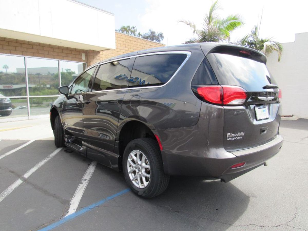 2023 CHRYSLER VOYAGER - Image 5