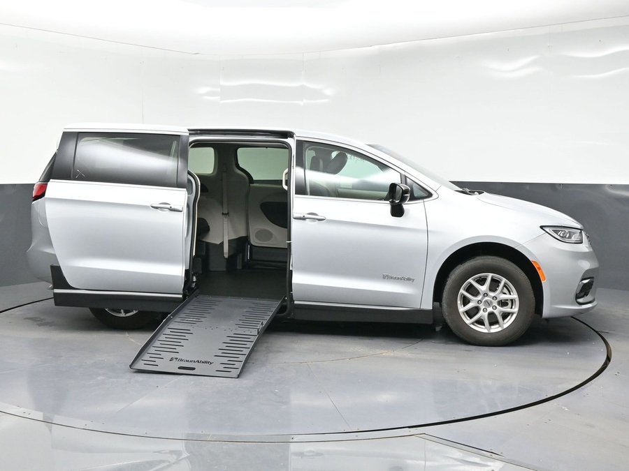 Used 2024 Chrysler Pacifica Touring L - BraunAbility Side Entry Fold Out Manual Ramp