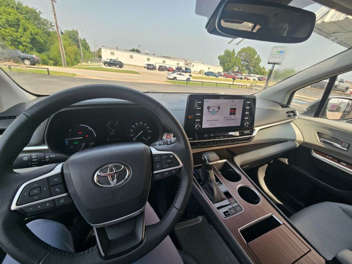 2024 TOYOTA SIENNA - Image 13