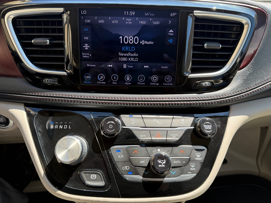 Used 2020 Chrysler Pacifica Limited - BraunAbility Side Entry Entry In Floor Automatic Ramp