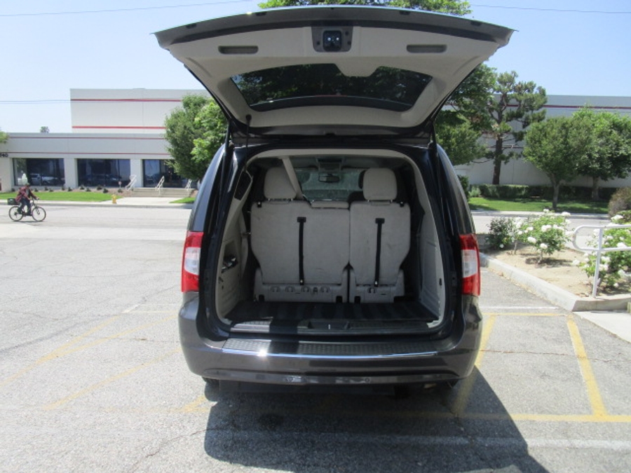 Used 2015 Chrysler Town and Country Touring-L - El Dorado Side Entry Entry Fold Out Automatic Ramp