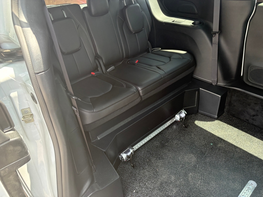 2026 Chrysler Pacifica Select - Photo 11