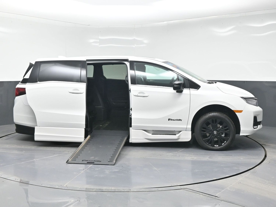 New 2026 Honda Odyssey Sport - BraunAbility Side Entry In Floor Automatic Ramp