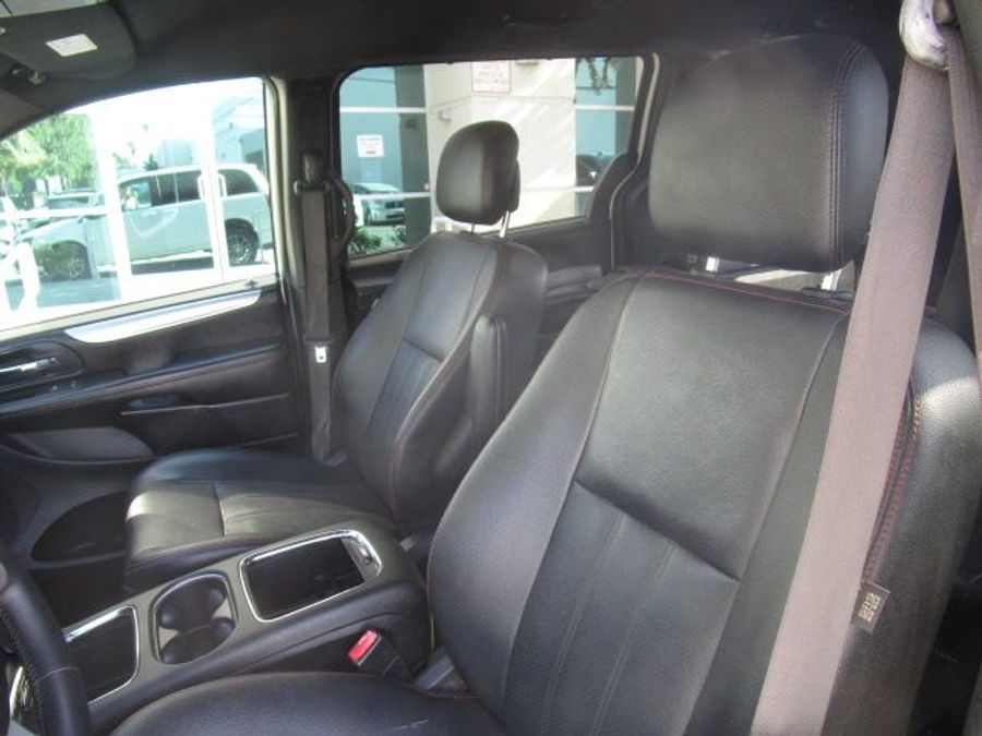 Used 2019 Dodge Grand Caravan GT - International Mobility Rear Entry Entry Fold Out Manual Ramp