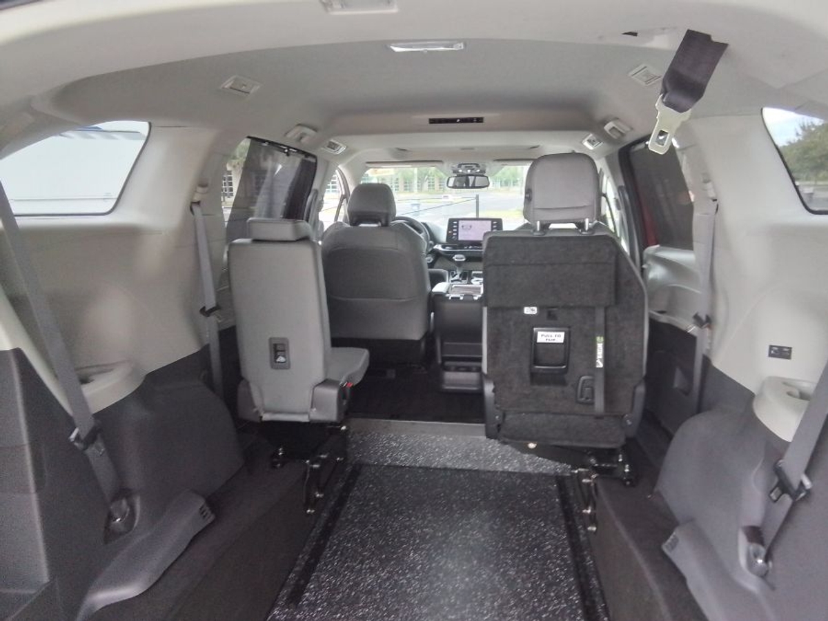 2023 TOYOTA SIENNA - Image 16