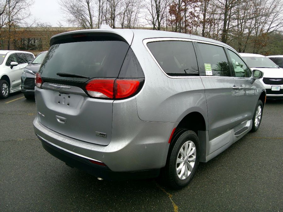 2019 CHRYSLER PACIFICA - Image 11