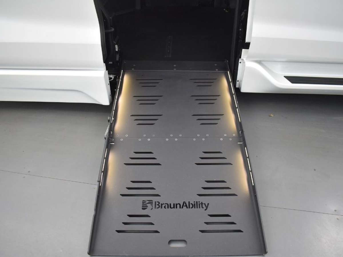 2025 TOYOTA SIENNA - Image 11