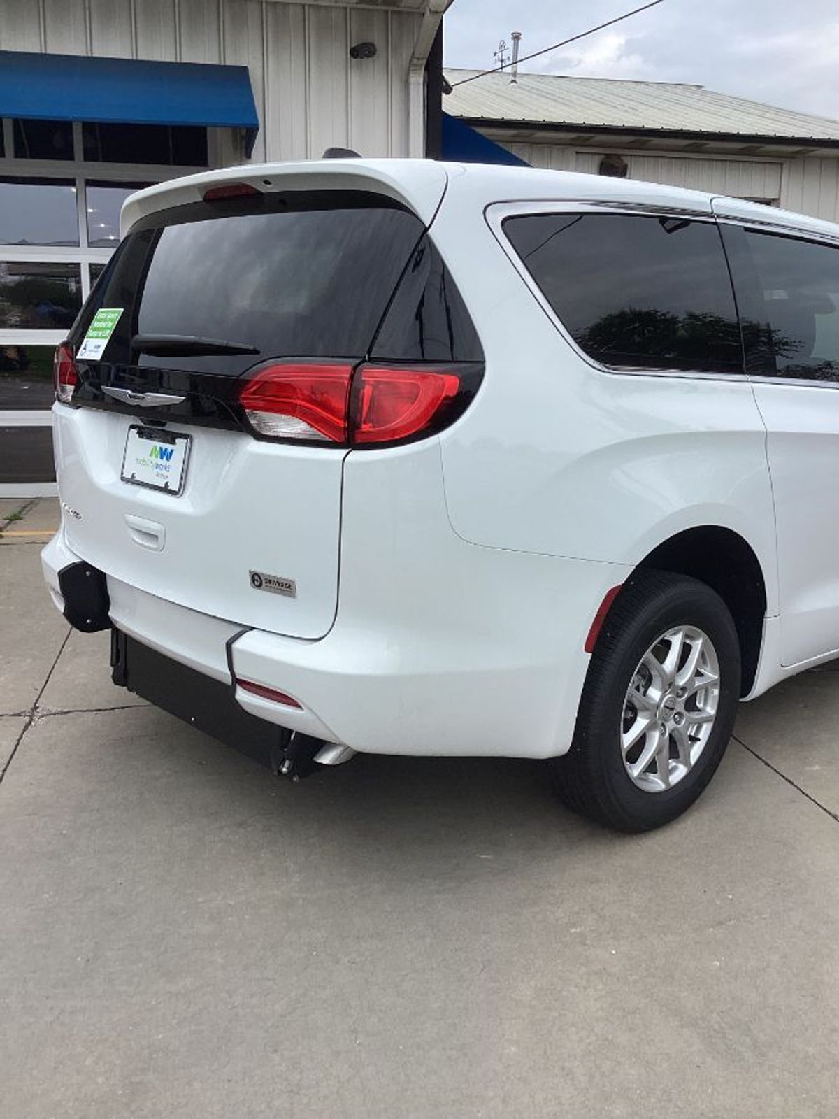 2024 CHRYSLER VOYAGER - Image 13