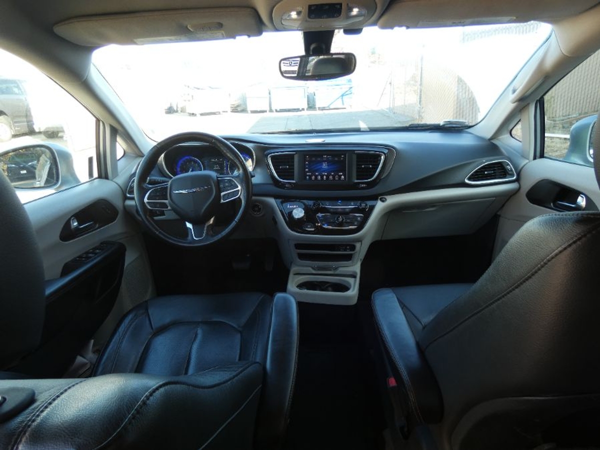 2020 CHRYSLER PACIFICA - Image 11