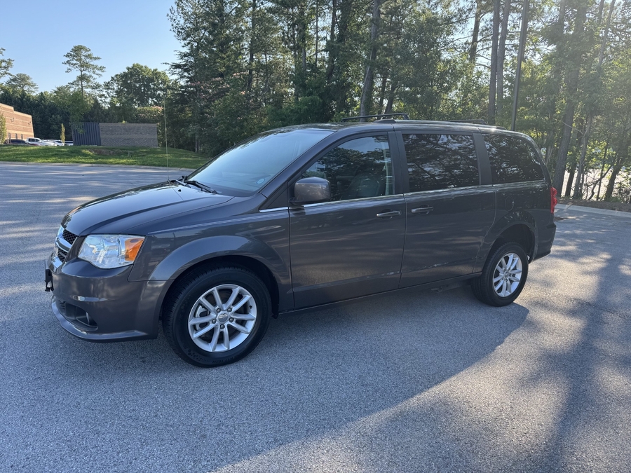 Grey Dodge Grand Caravan image number 1