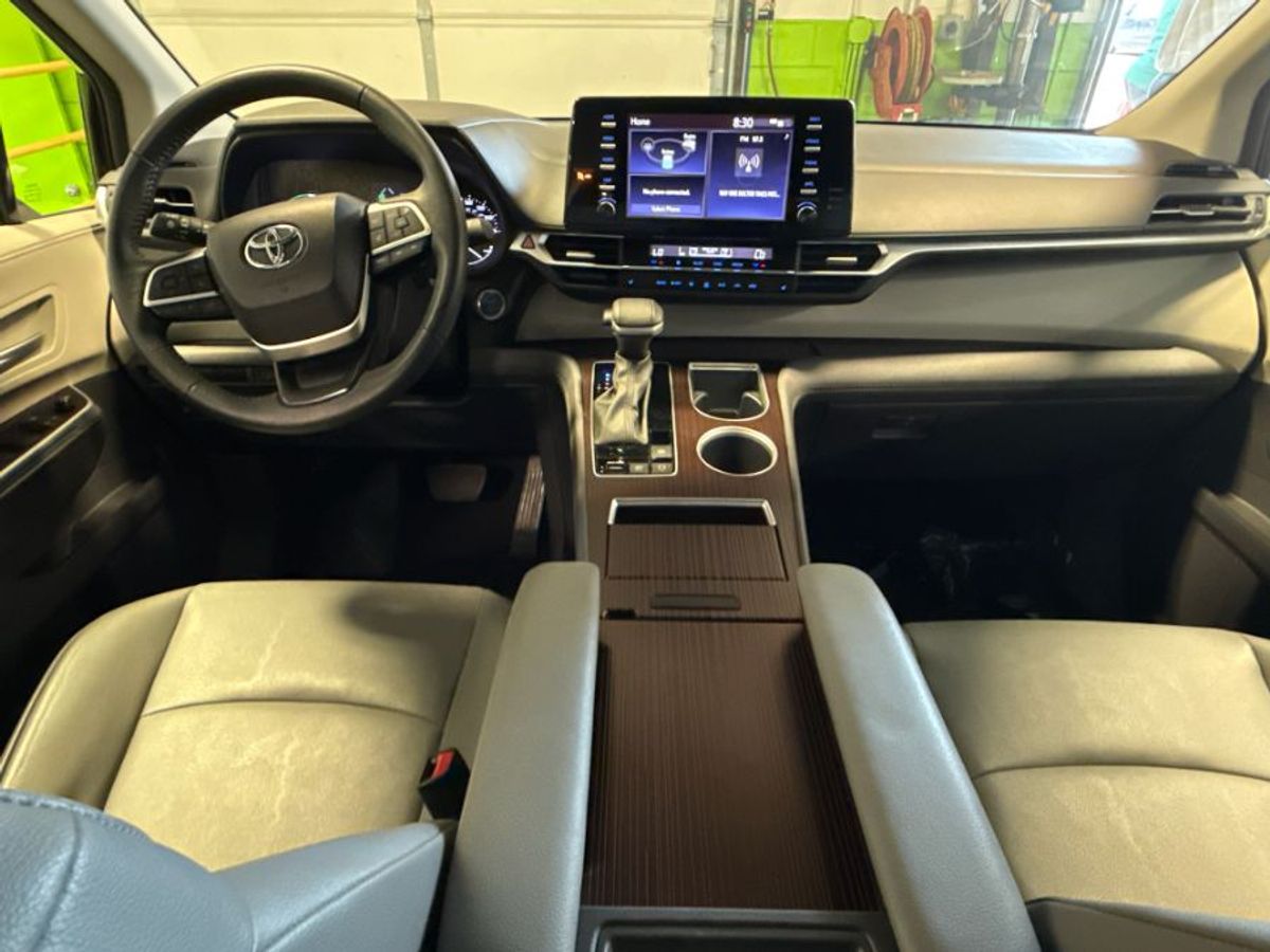 2024 TOYOTA SIENNA - Image 9