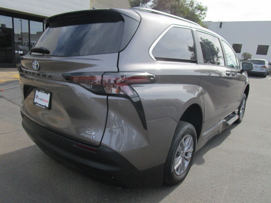 Used 2023 Toyota Sienna Hybrid XLE Base - BraunAbility Side Entry Entry In Floor Automatic Ramp