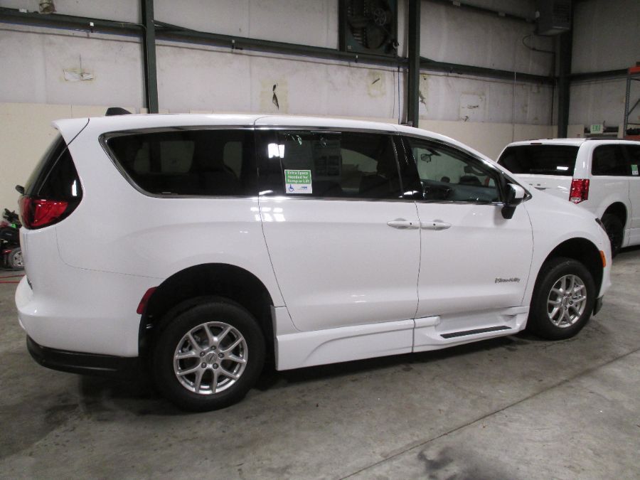 2022 CHRYSLER VOYAGER - Image 8