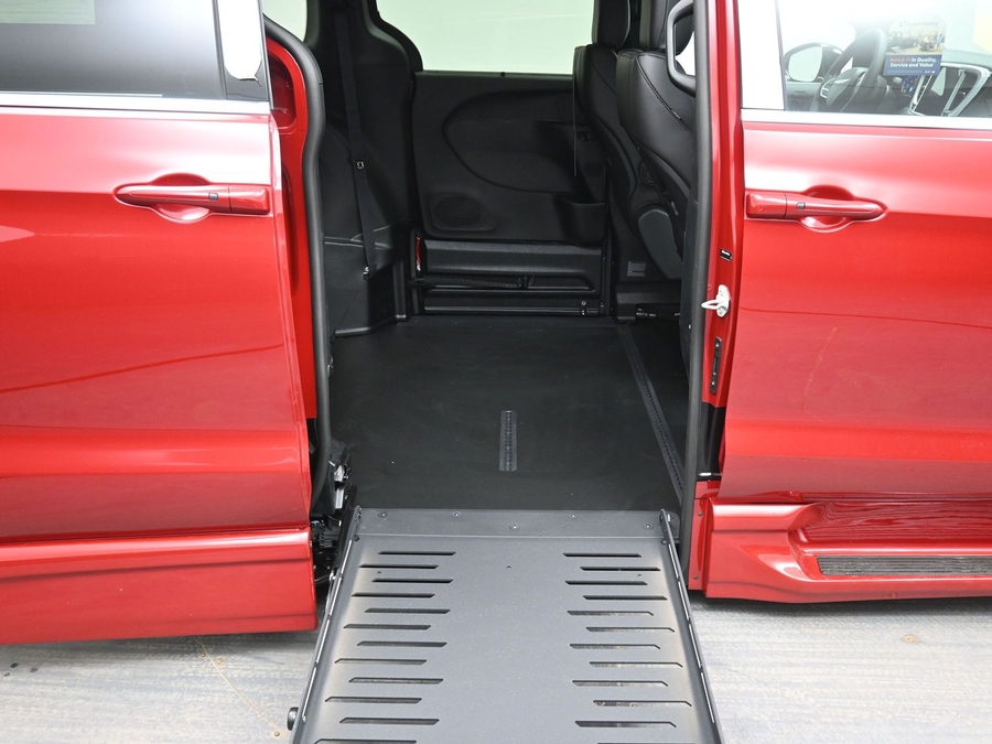 Red Chrysler Pacifica image number 10