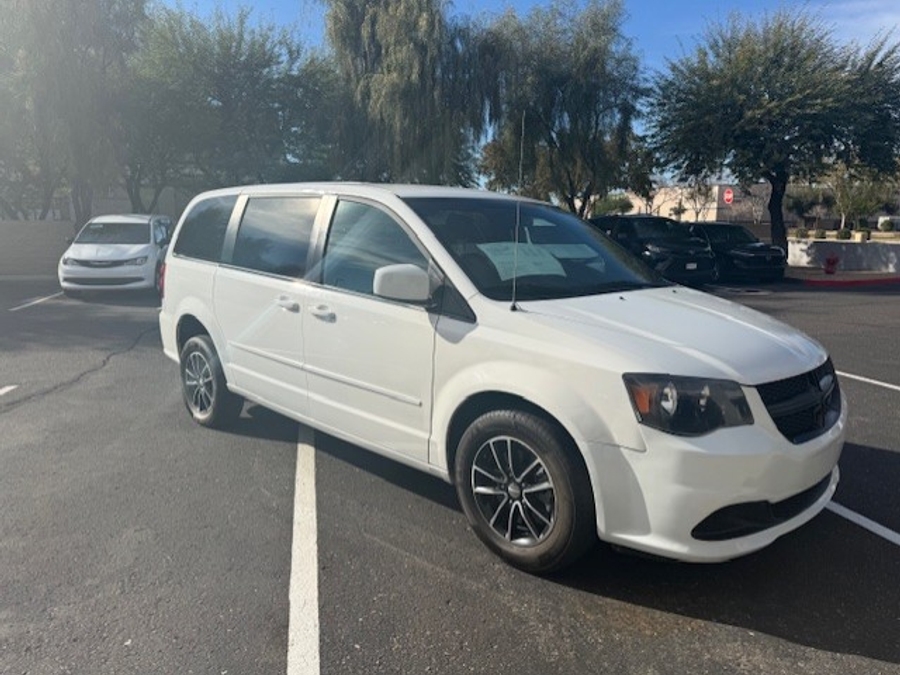 Used 2016 Dodge Grand Caravan SE Plus - International Mobility Rear Entry Entry Fold Out Manual Ramp