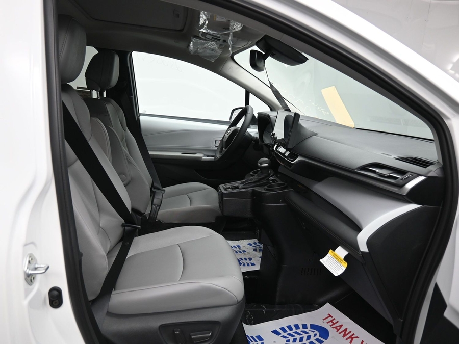 New 2026 Toyota Sienna Hybrid XLE Add - BraunAbility Commercial Rear Entry Entry Fold Out Manual Ramp